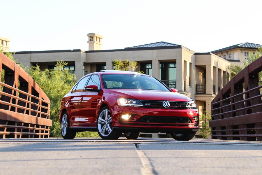  Volkswagen Jetta GLI (Typ 1B) 2015 года  (NA) (фото 11 из 40)